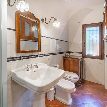 Sea House, 350 Mt From The